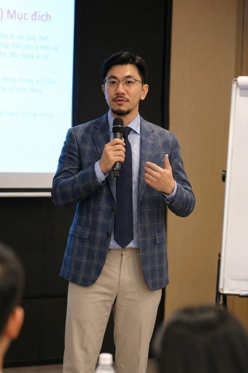 Luật sư Đặng Đình Ngọc chia sẻ kiến thức pháp lý Hình ảnh Luật sư Đặng Đình Ngọc tham gia hoạt động tư vấn, chia sẻ kiến thức pháp luật